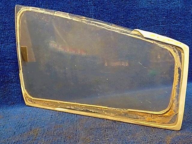 76277-04 Piper - WINDOW - Rear left (.125 thick) Some Scratches